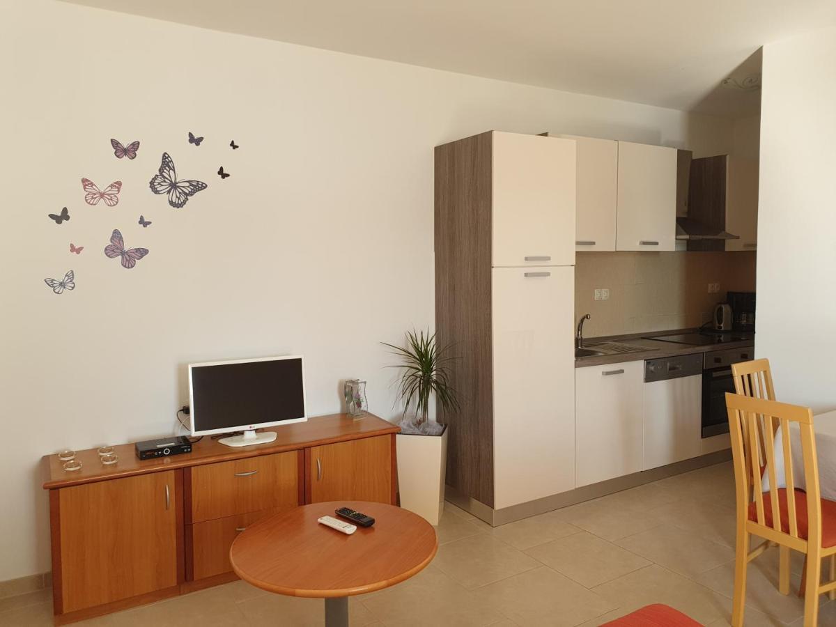 Apartmani I Sobe Jusic Раб Екстер'єр фото