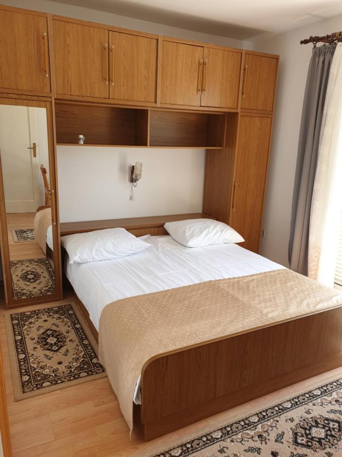 Apartmani I Sobe Jusic Раб Екстер'єр фото