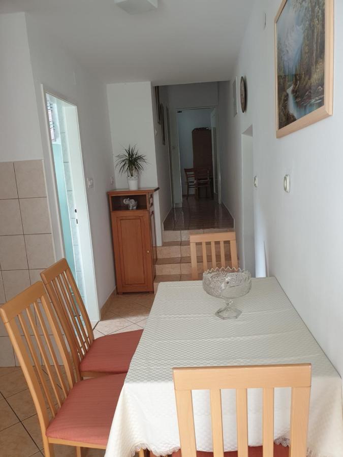Apartmani I Sobe Jusic Раб Екстер'єр фото