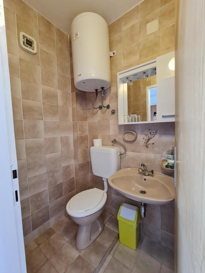Apartmani I Sobe Jusic Раб Екстер'єр фото